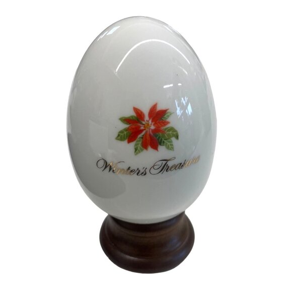 Avon Porcelain Egg Collection "Winters Treasure" With Stand - Picture 4 of 8
